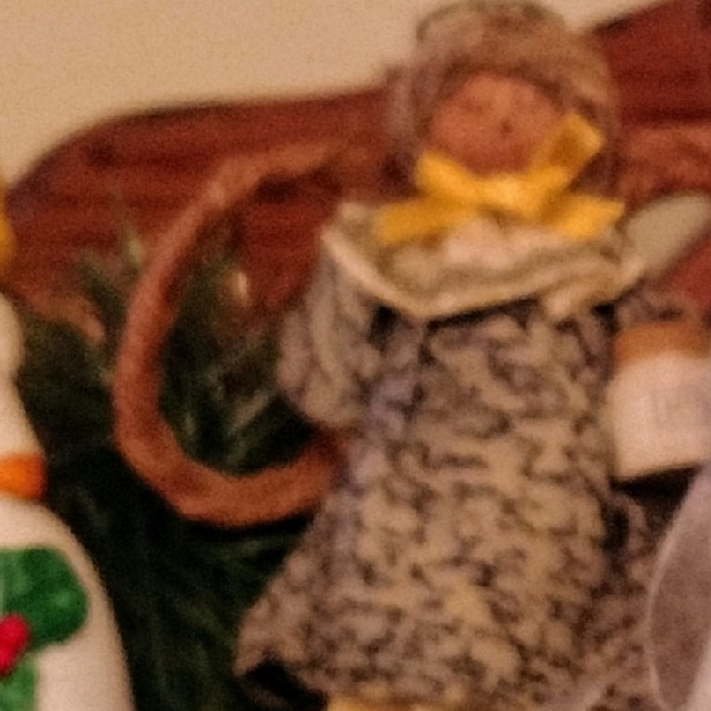 Small farmhouse angel